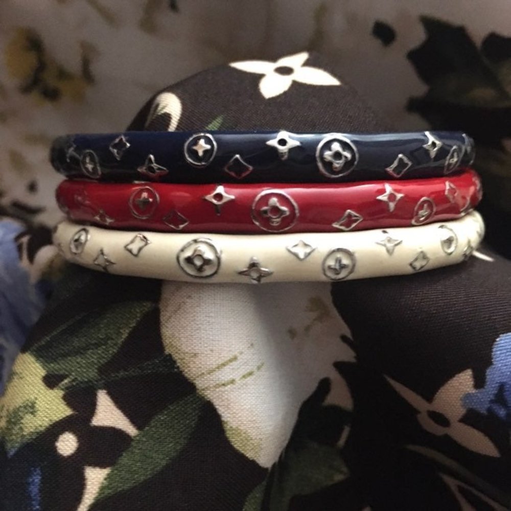 BEAUTIFUL SET OF 3 BANGLES